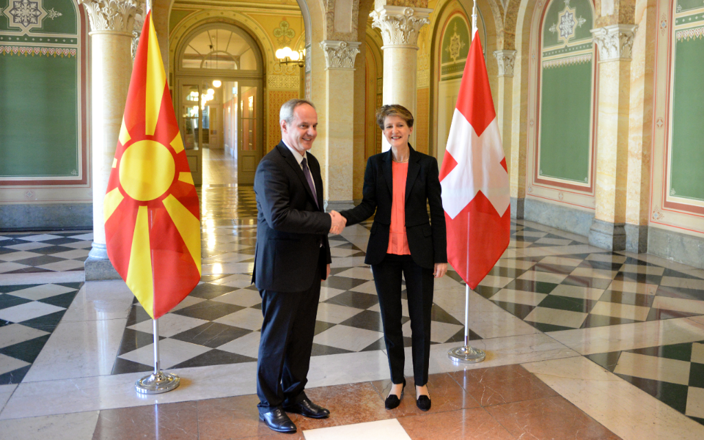 La conseillère fédérale Simonetta Sommaruga reçoit le ministre macédonien de la justice Adnan Jashari